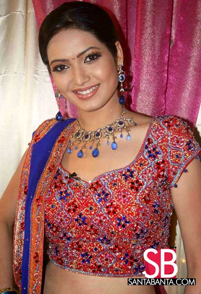 karishmatanna2.jpg